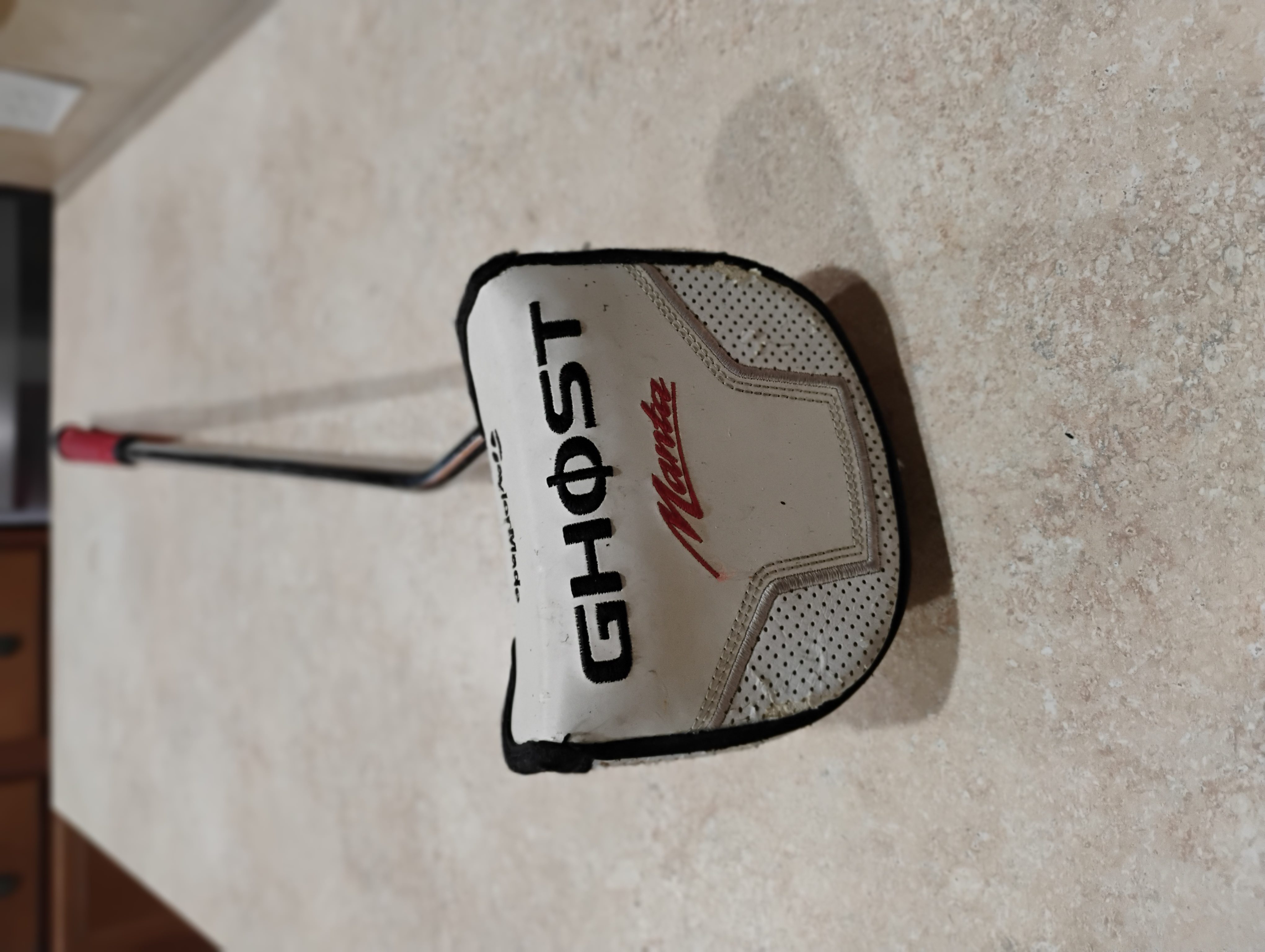 Taylomade Ghost Manta Putter with Matching Headcover
